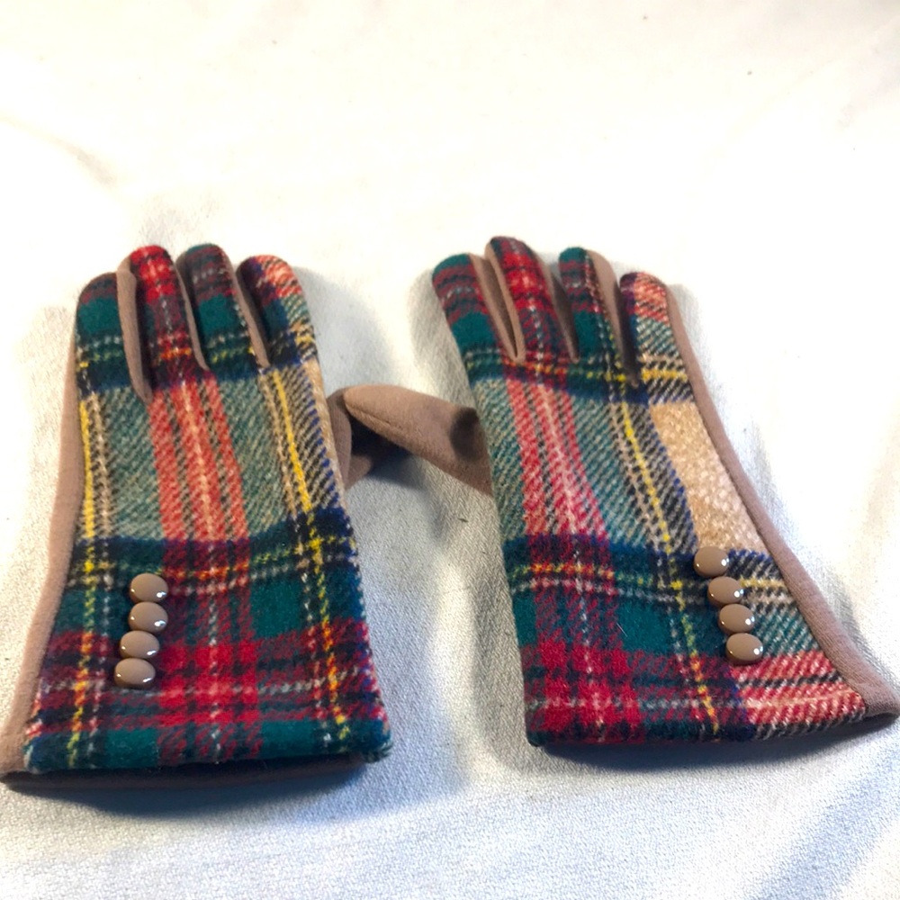 Top It Off Women’s Plaid Patterned Gloves with Button Detail Touchscreen Index